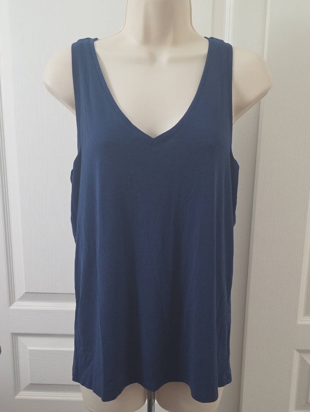 Express | Classic Navy V-Neck Tank Top - Women Size S